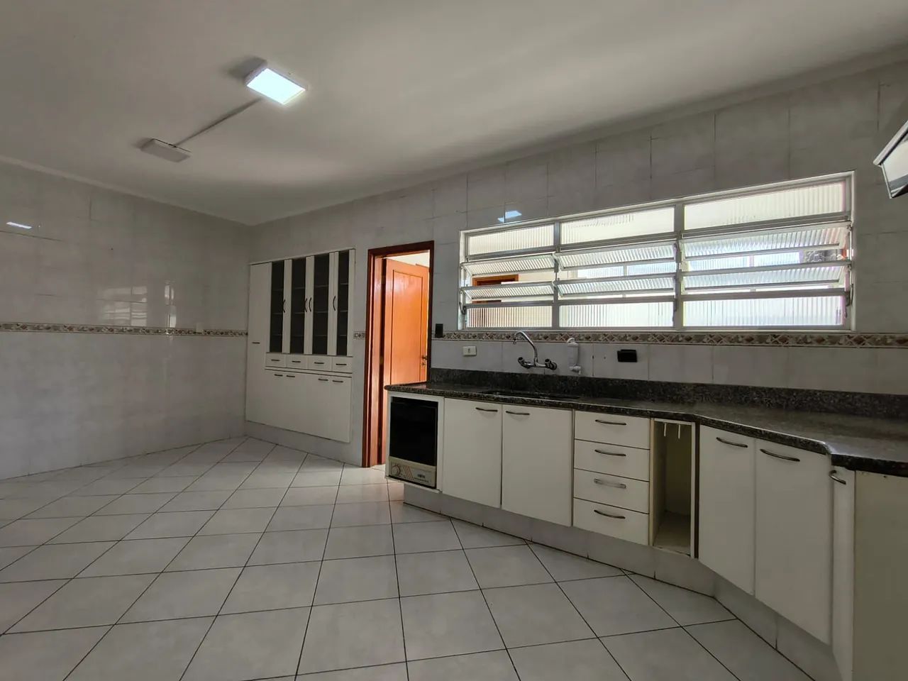 Amplo apartamento de 3 dormitórios com suíte! - Foto 3