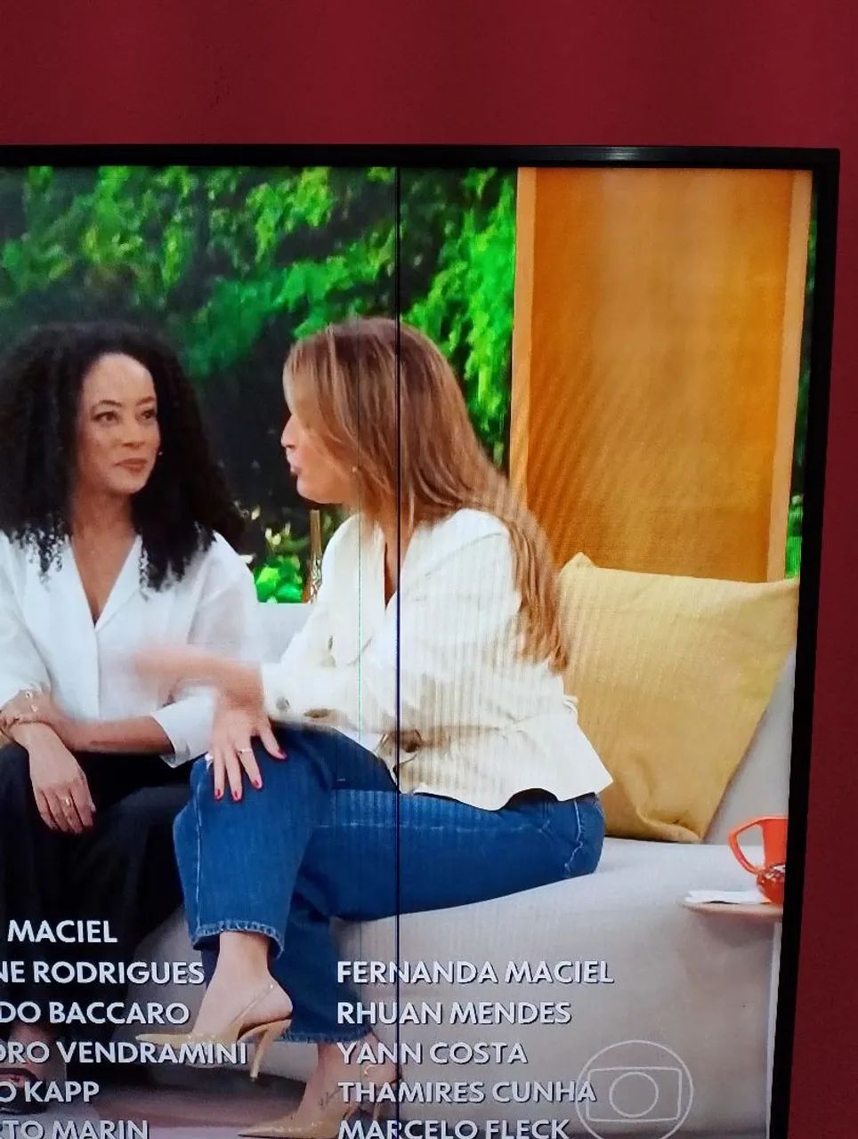 Tv smart sony Android 65 polegadas com duas linhas na tela mais não interfere em nada 