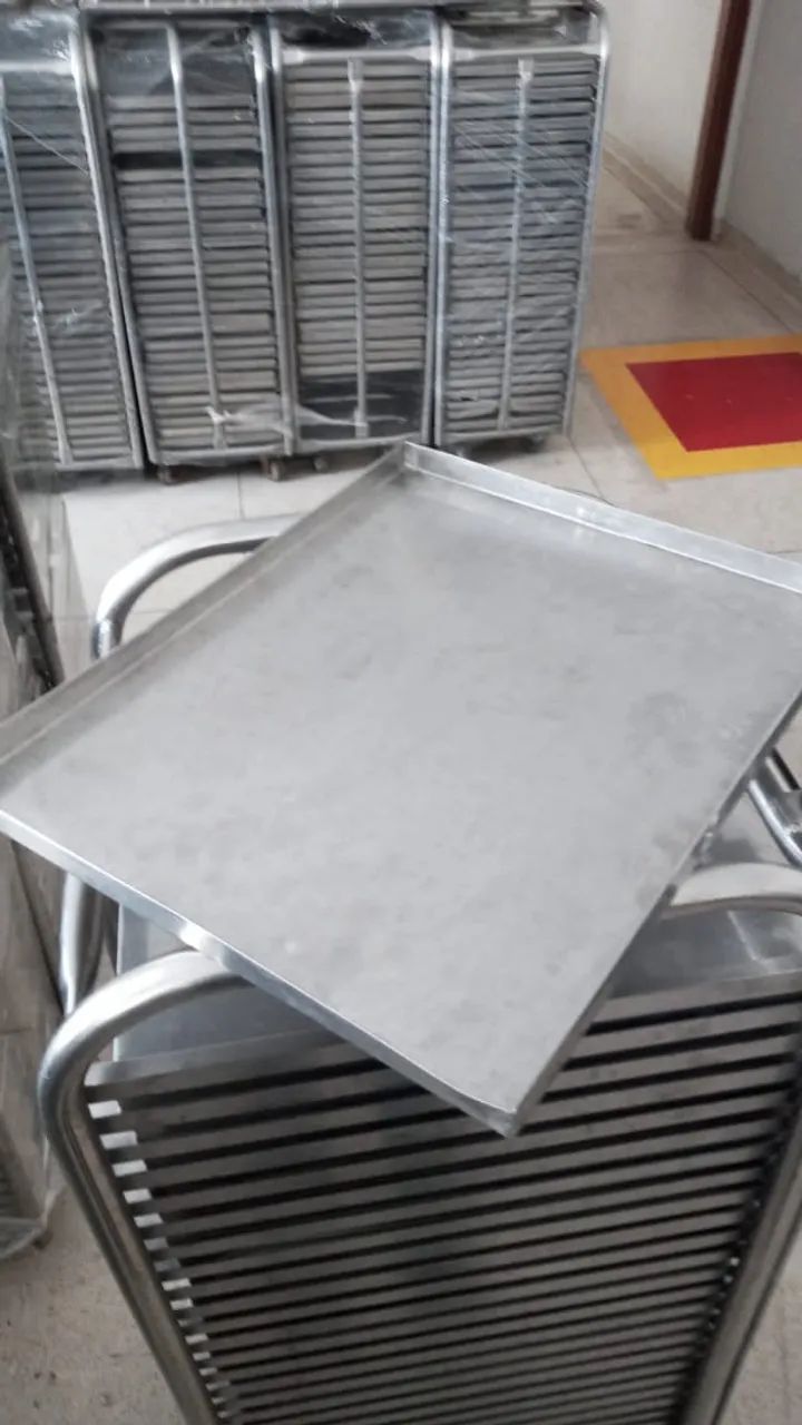 Carro com 30 bandejas de Inox 304 (44x36)  - Foto 2