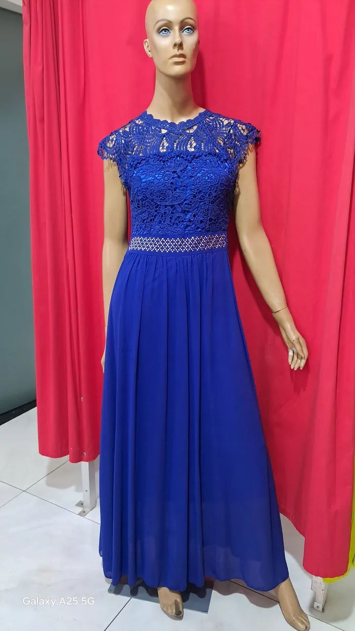 Vestido de festa com rendas 