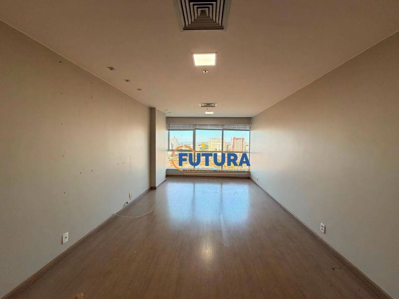 Sala 42M2, Ed. Le Quartier Asa Norte. - Foto 4