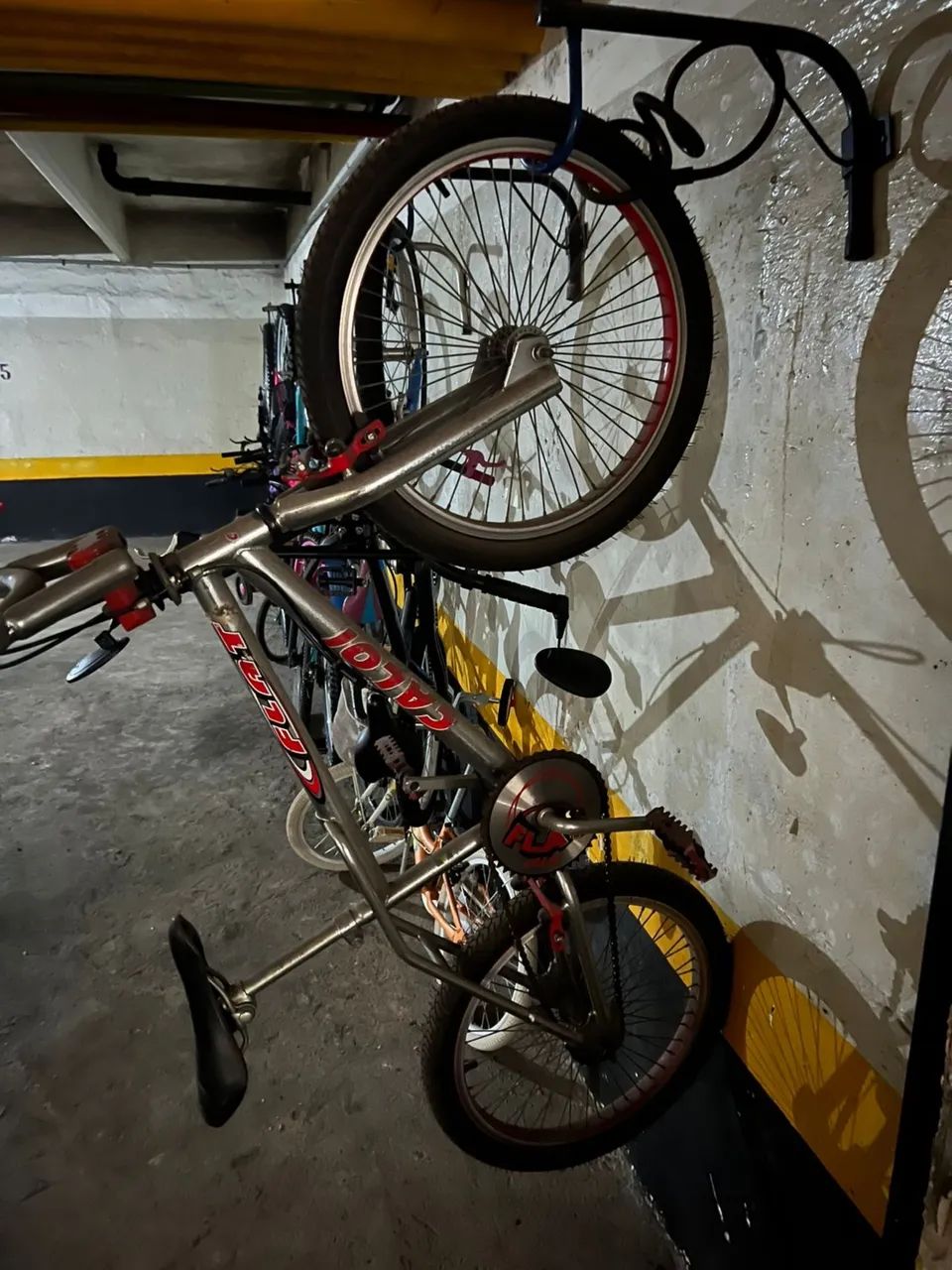 Bicicleta Caloi BMX Freestyle Flat aro 20 cromada - Foto 4