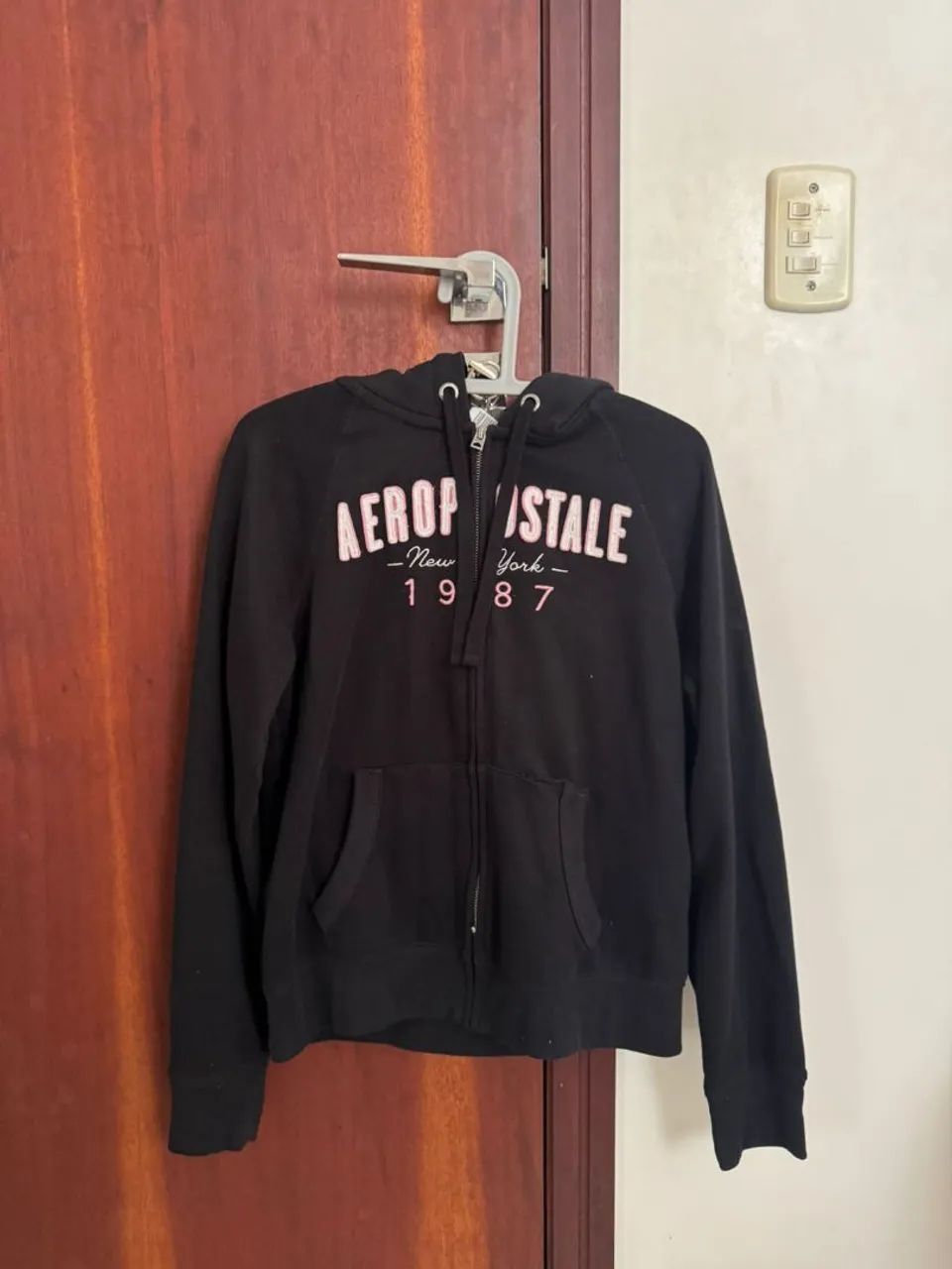 moletom com capuz preto Aeropostale