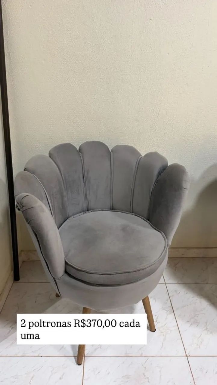 Poltronas R$ 370,00 cada .Tenho 2 disponíveis.  Lindas e confortáveis.