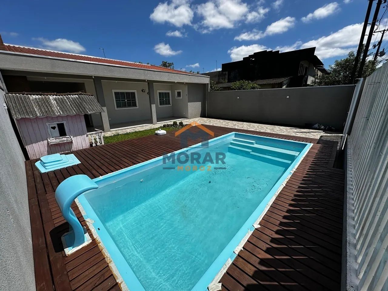 Casa com piscina no Jardim Canadá