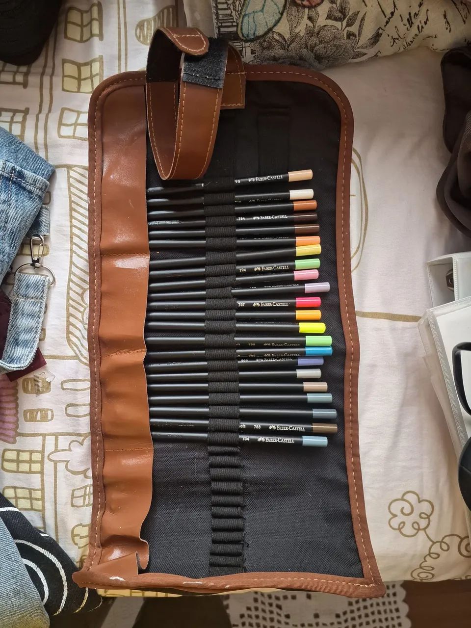 100 lápis Super Soft Faber Castell + estojo - Foto 5