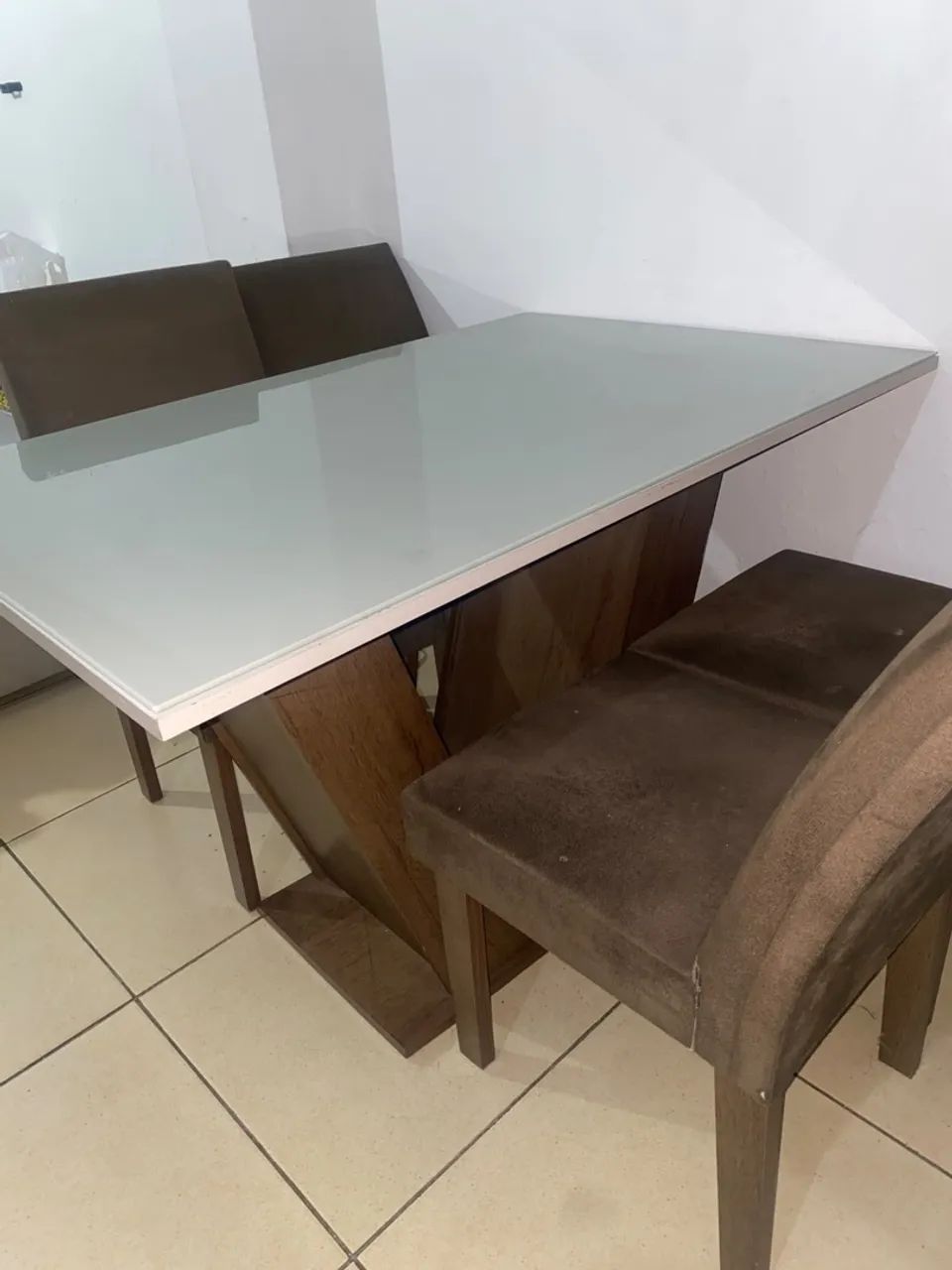 Mesa com 4 cadeiras, 680,00$ - Foto 3