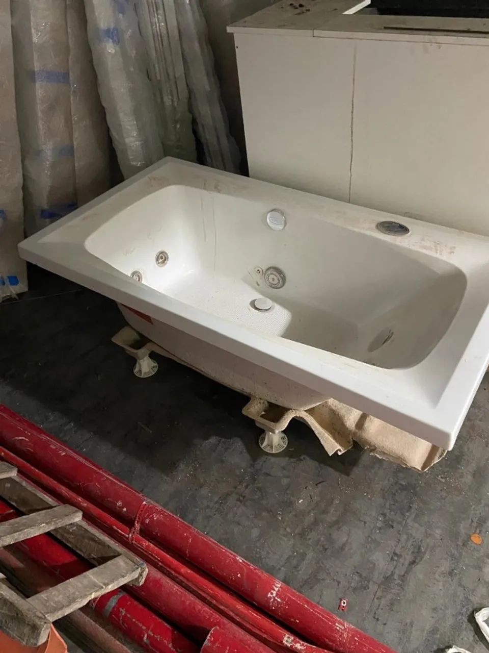 Jacuzzi banheira nova, com aquecimento , com 1,80 m de comprimento por 0,50 m de largura  - Foto 2