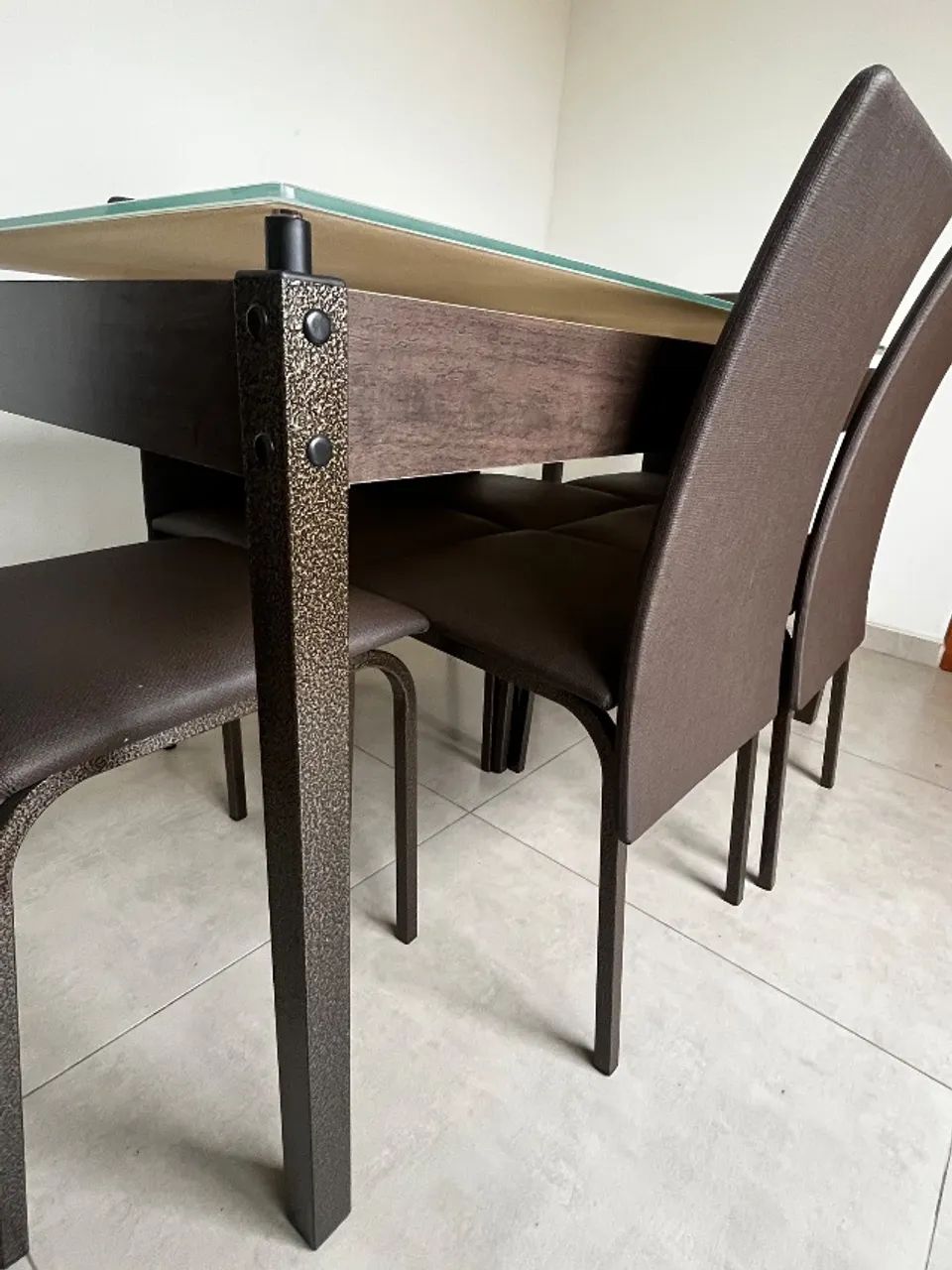 Mesa com 6 cadeiras  - Foto 3