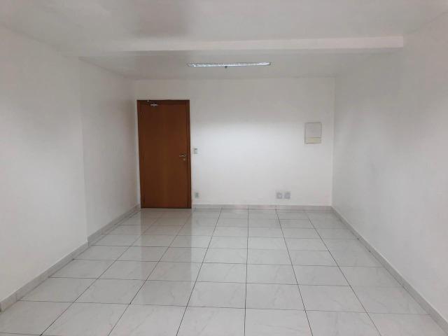 2 salas no Ed Atlantic Tower andar alto lado a lado chapada - Foto 8