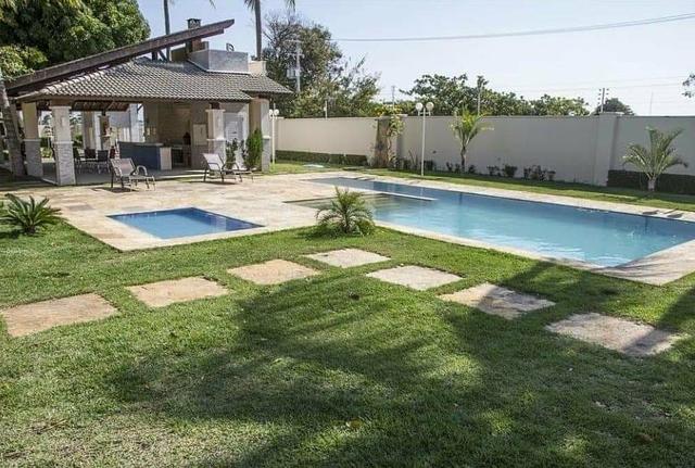 Casas em condomínio com três suítes no município de Aquiraz