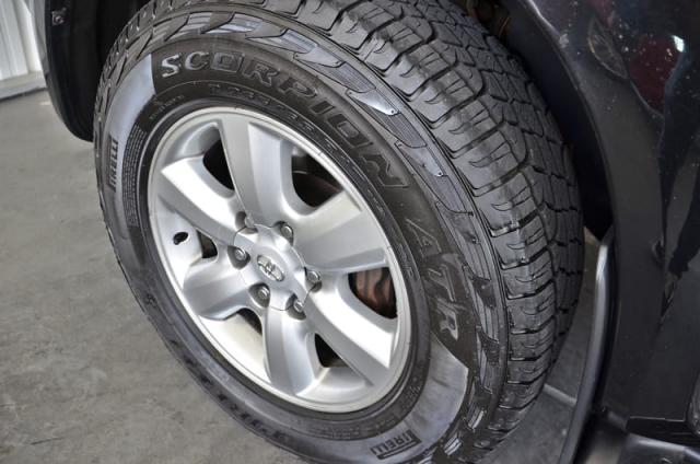 TOYOTA HILUX SW4 3.0 SRV 4X4 7 LUGARES 16V TURBO INTERCOOLER DIESEL 4P AUT 2010 - Foto 11