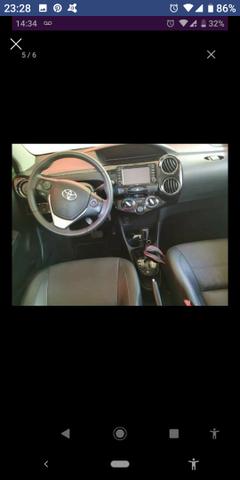 Etios sedã Platinum
