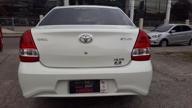 Toyota Etios sedan 2018 automático com kit gás - Foto 5