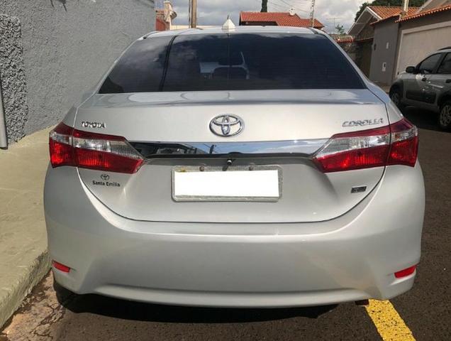 Vende-se Corolla 2016, Automático Prata GLI 1.8 com os Opcionais do XEI - Completo - Foto 3