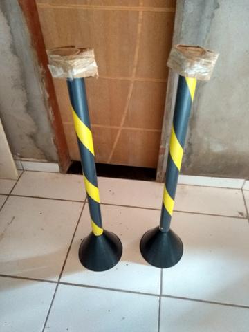 Duas Balizas de Sinalização