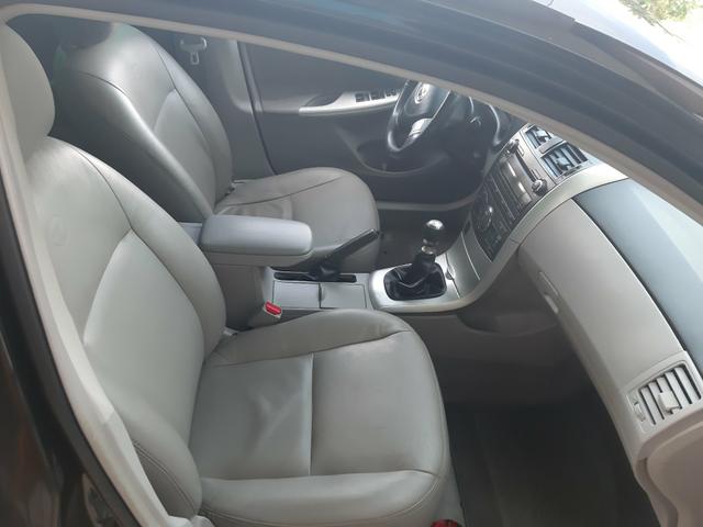 Corolla gli 1.8 manual 6 marchas FIPE 47.800 - Foto 5