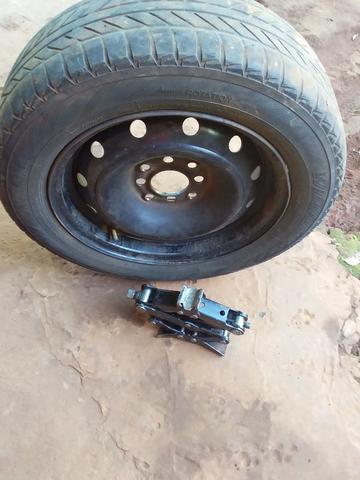 Vendo estepe aro 14 da forde mais macaco muito bom