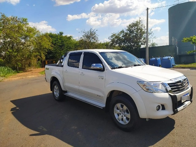 TOYOTA HILUX 2.7 SRV CAB. DUPLA 4X4 FLEX AUT. 4P
