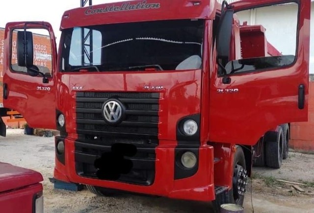 CAMINHÃO EM ÓTIMO ESTADO COM PNEUS NOVOS