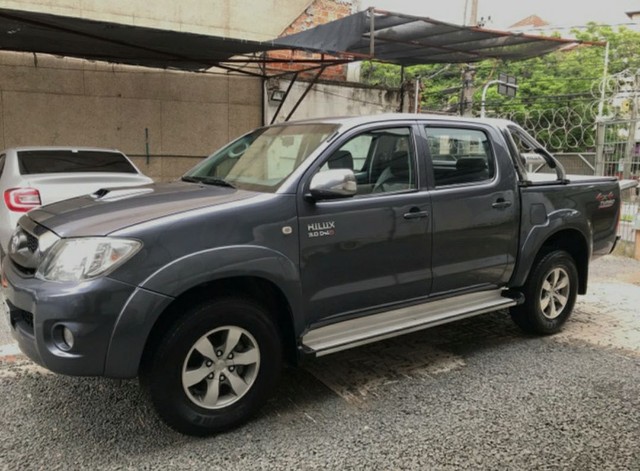 HILUX SRV ANO 2010