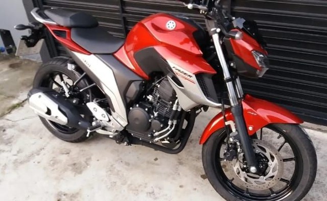 YAMARA FZ25 250