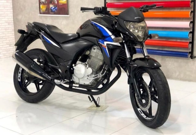 HONDA CB 300R 2015