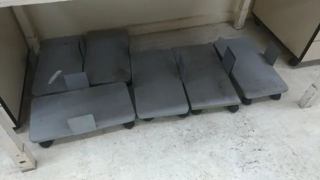 Suporte base computador, 2u móvel e 8u fixo, bom estado. E outros.