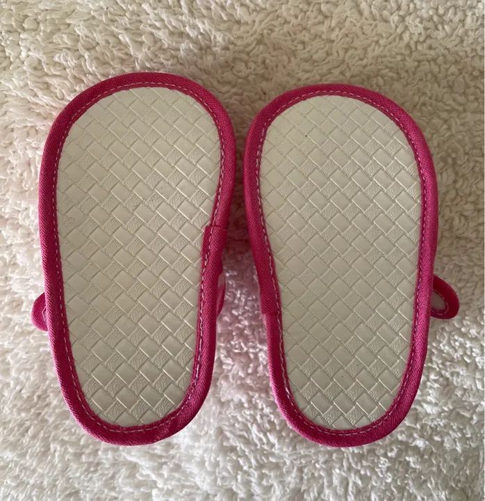 Sandália bebê - Nova - Tam. 14 e 17 - Foto 4