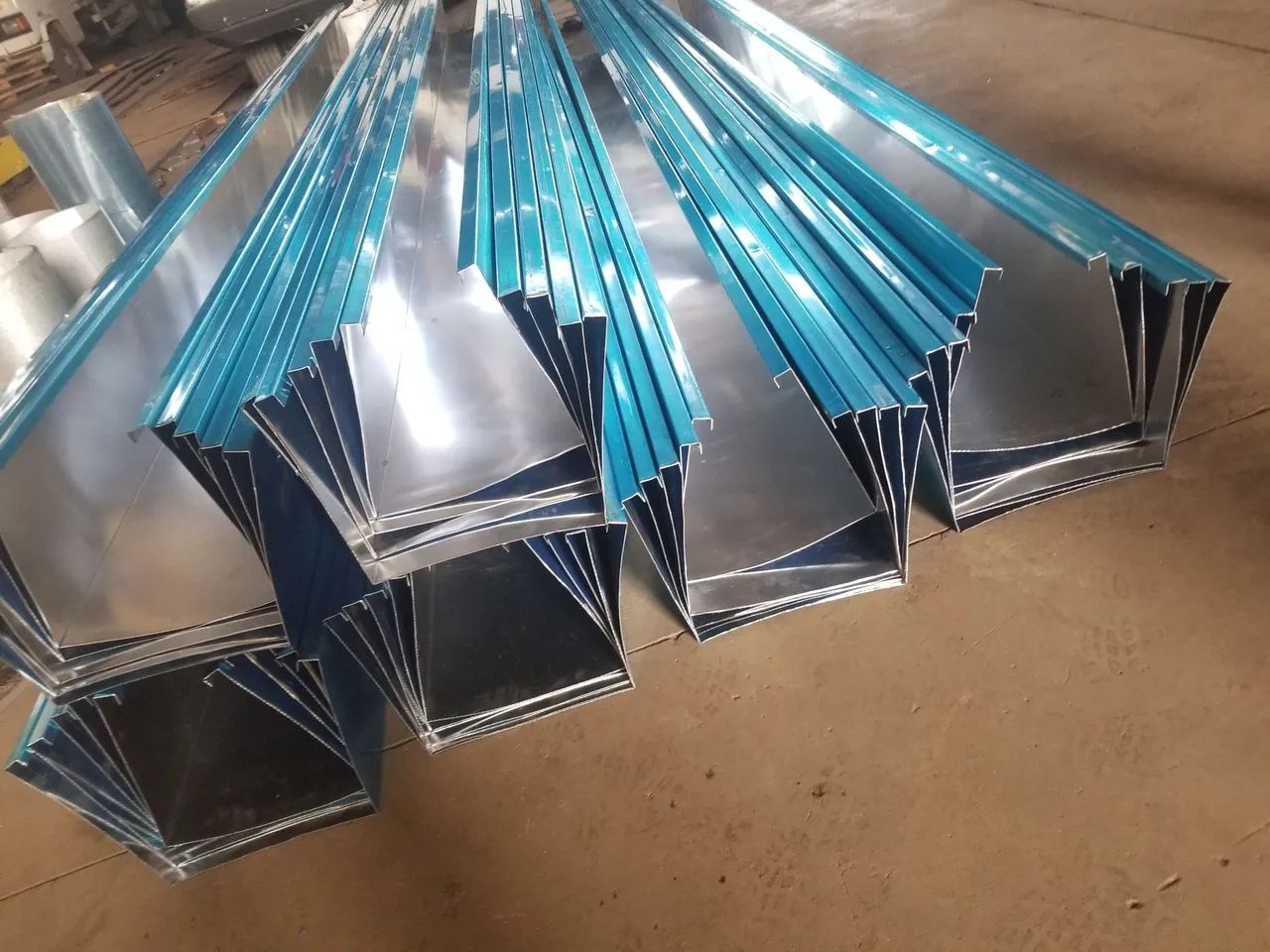 Calhas e Rufus fabricamos sob-medida 