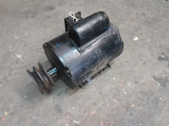 Motor elétrico monofásico 3/4 HP 1725 RPM 230 V