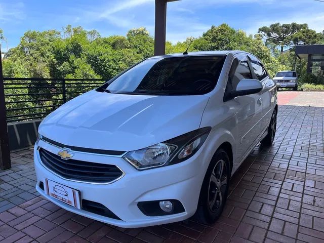 hatches CHEVROLET ONIX 2017 Usados e Novos em SC