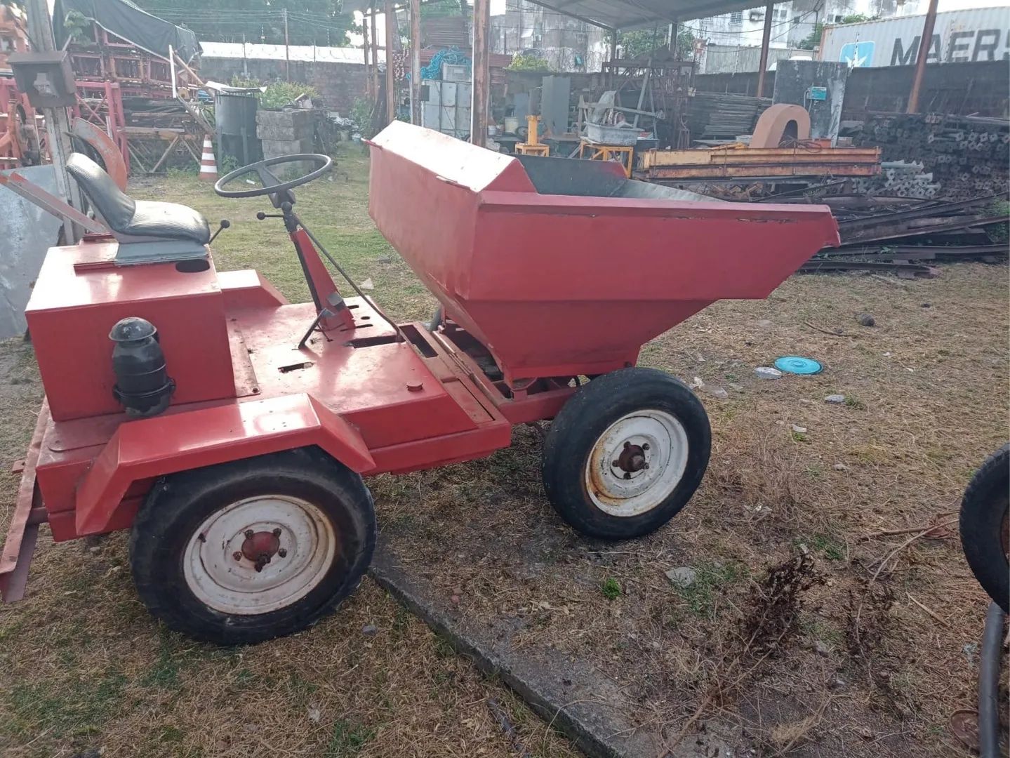 Trator com caçamba - ideal para obras planas - Foto 4