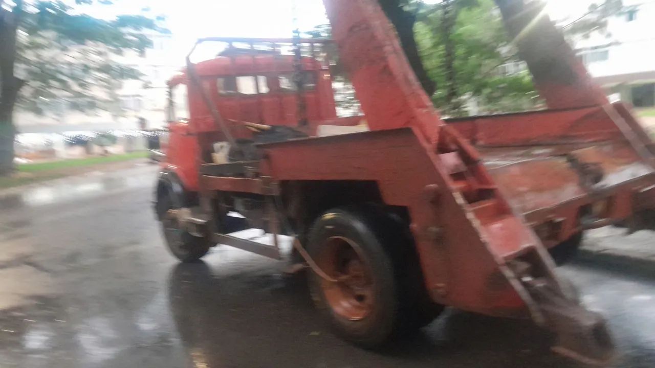 Caminhão Mercedes-Benz L 1513 poliguindaste  - Foto 2