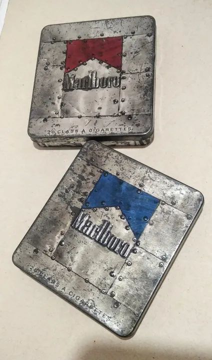Duas latas promocionais colecionáveis originais  Marlboro, modelos vermelho e Azul - Foto 2