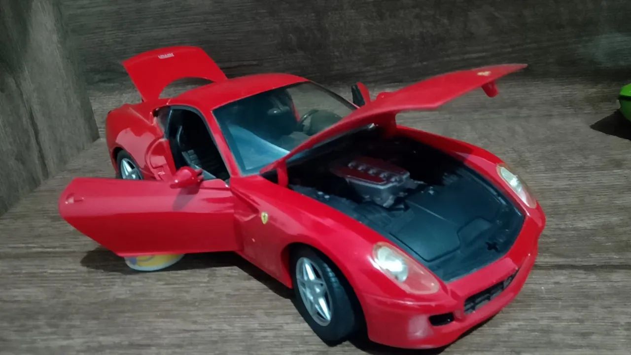 Miniatura Ferrari 599 GTB Fiorano - Peças e Acessórios de Vídeo