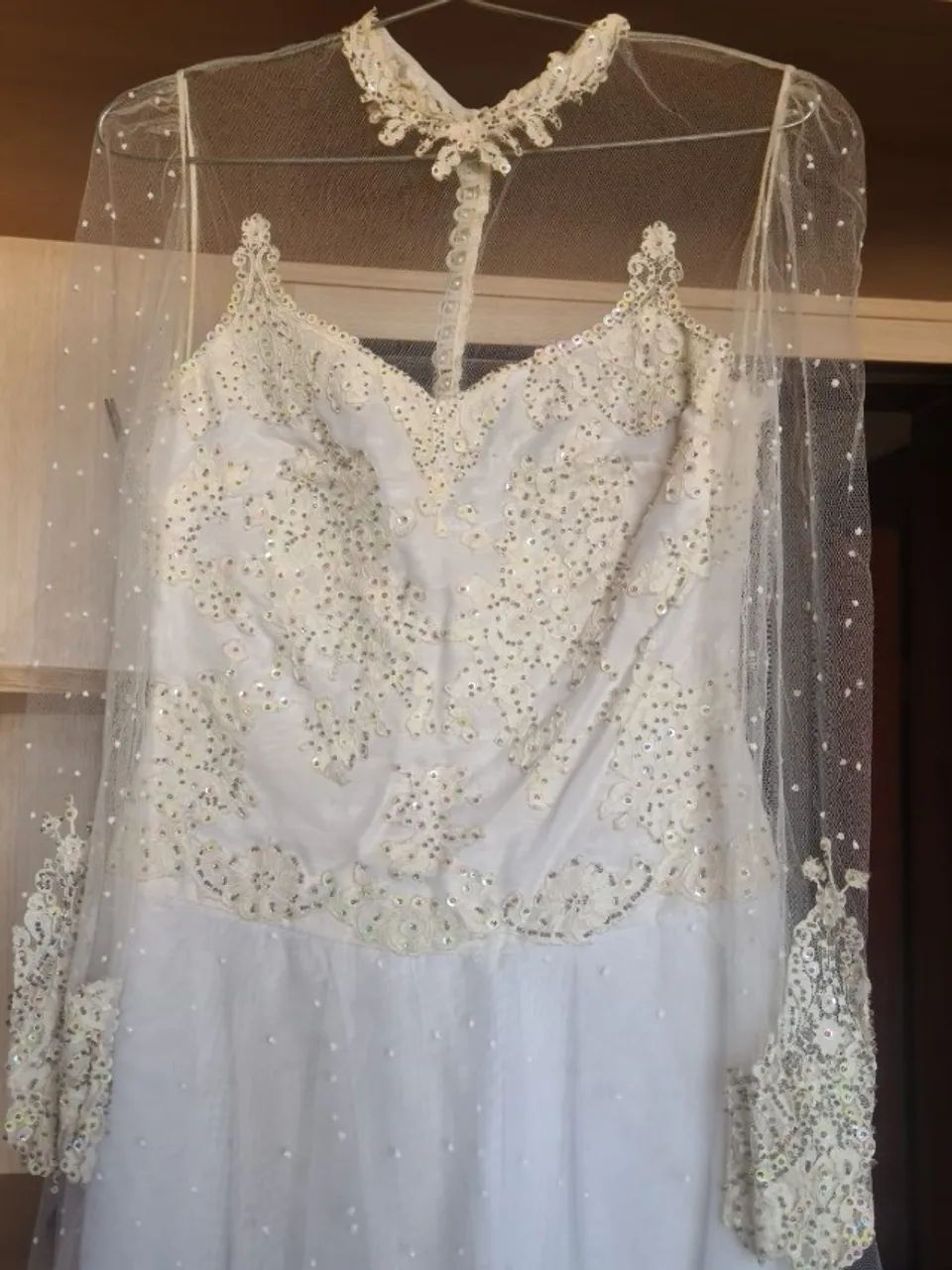 Encanto Clássico: Vestido de Noiva Vintage longo com Cauda - Foto 2