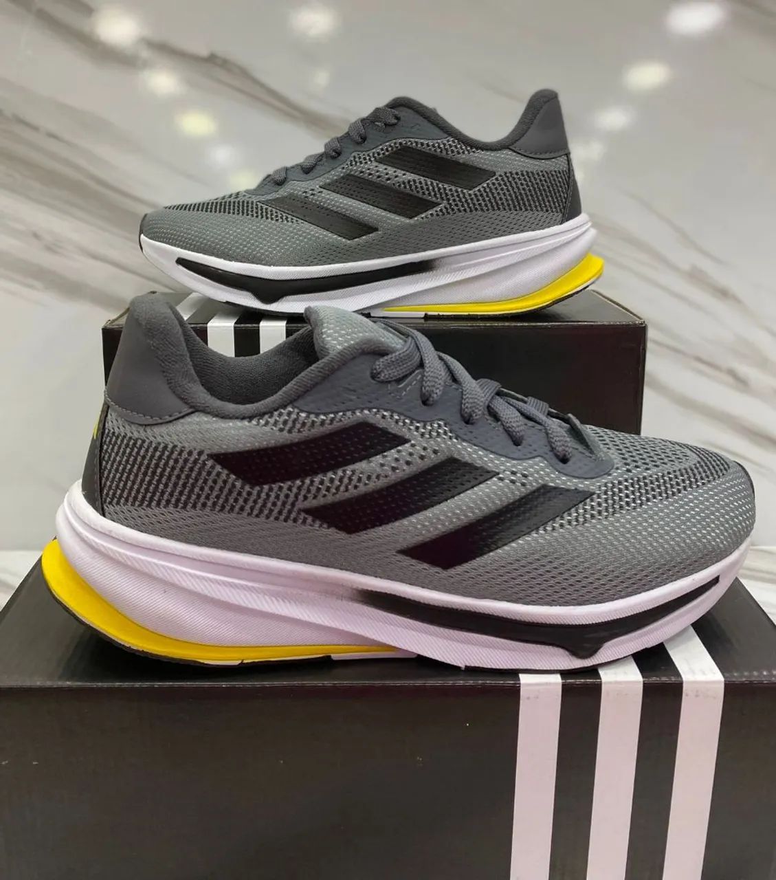 Adidas - esportivo  - Foto 2