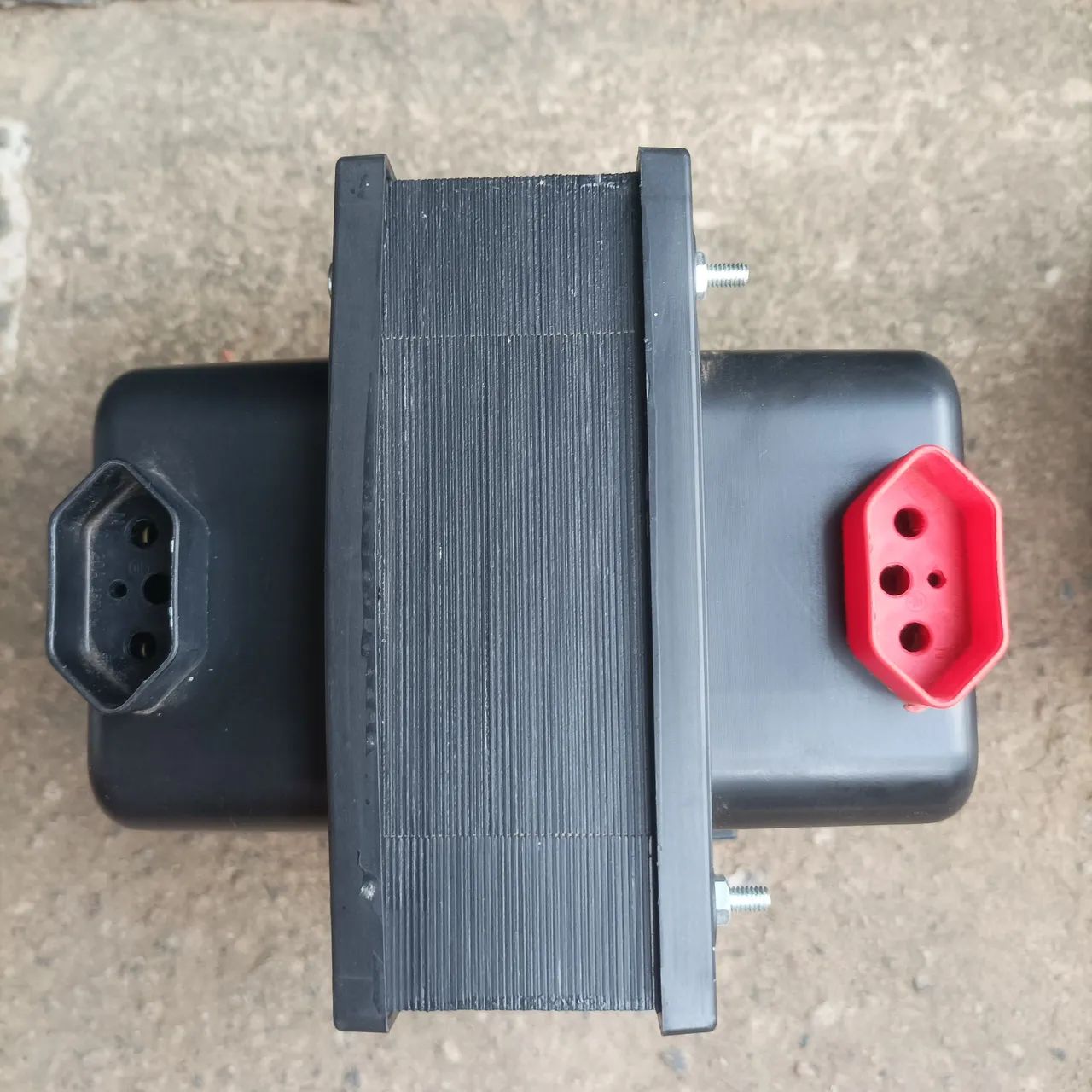 Transformador 5000VA bivolt  - Foto 3