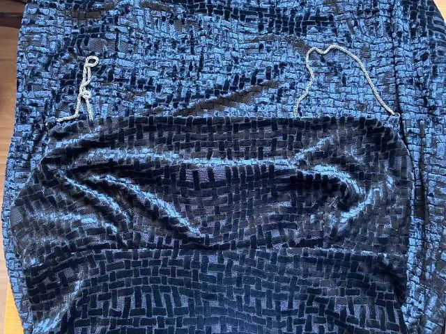 Vestido preto em veludo devorê - Tam P - Foto 4
