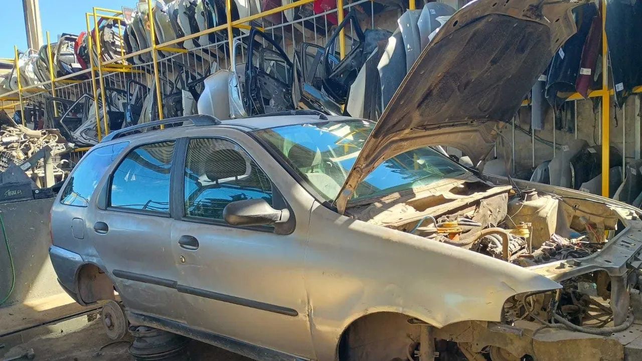 Sucata para retirada de peças Fiat Palio Weekend 1.0 16v Elx 2001 - Foto 3