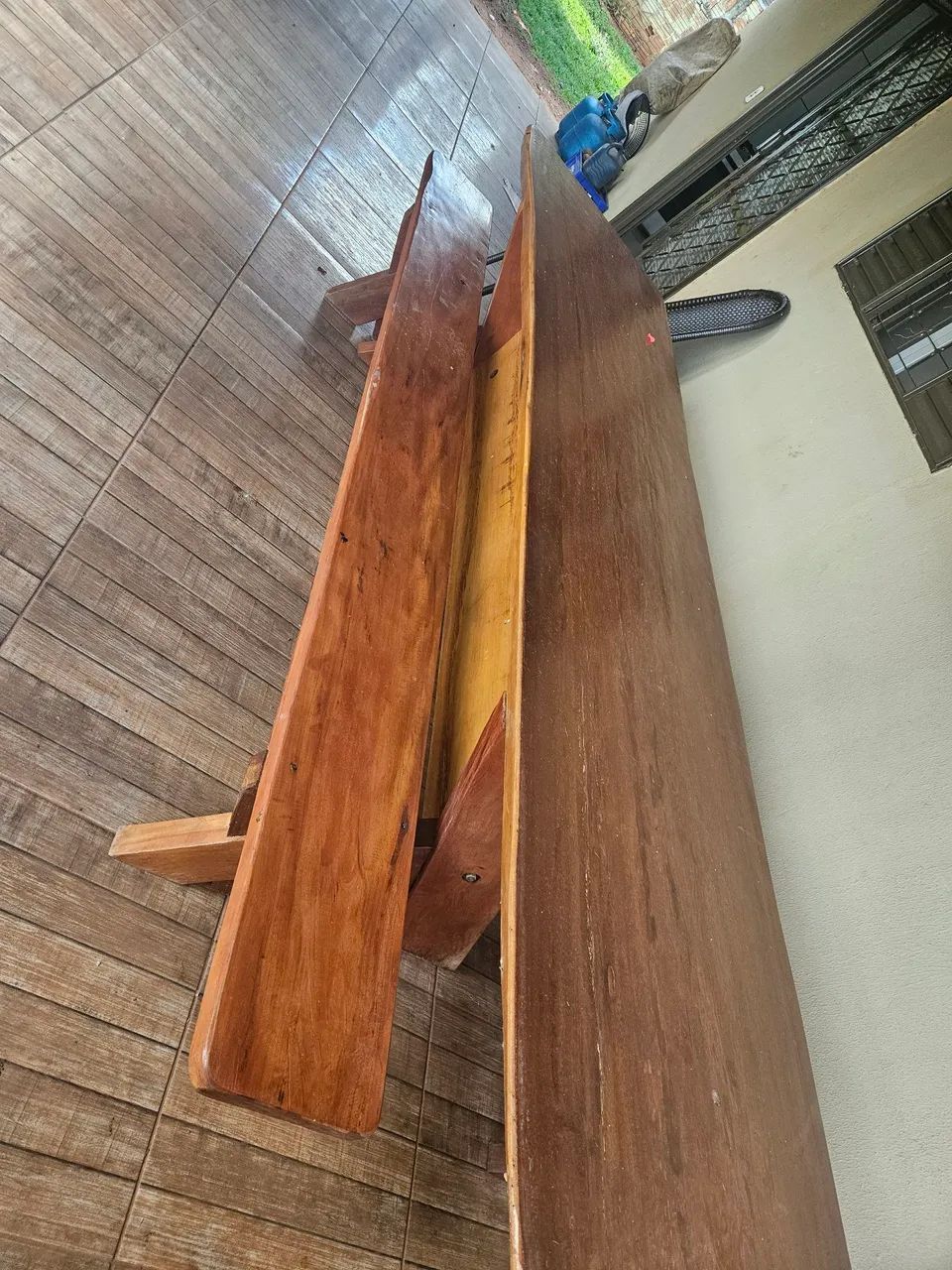 Rustic wooden table with little use 3m64288873869185122