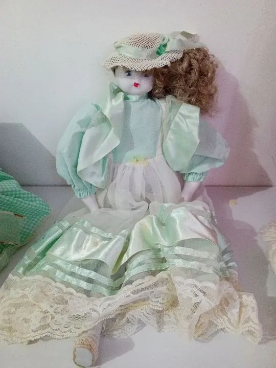 Bonecas de Porcelana - Lindas e Delicadas - Foto 3