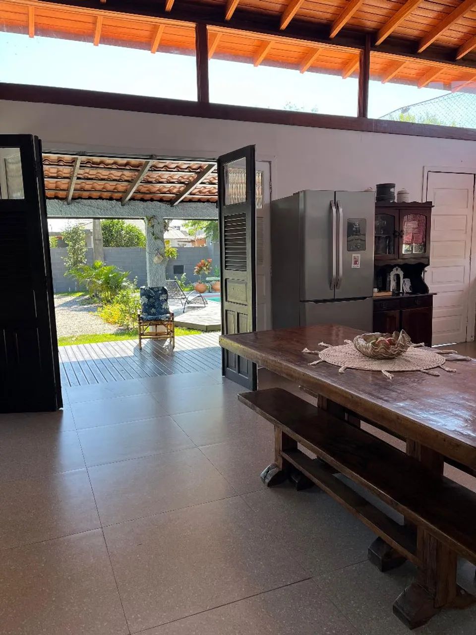 Alugo quarto próximo ao direto do campo