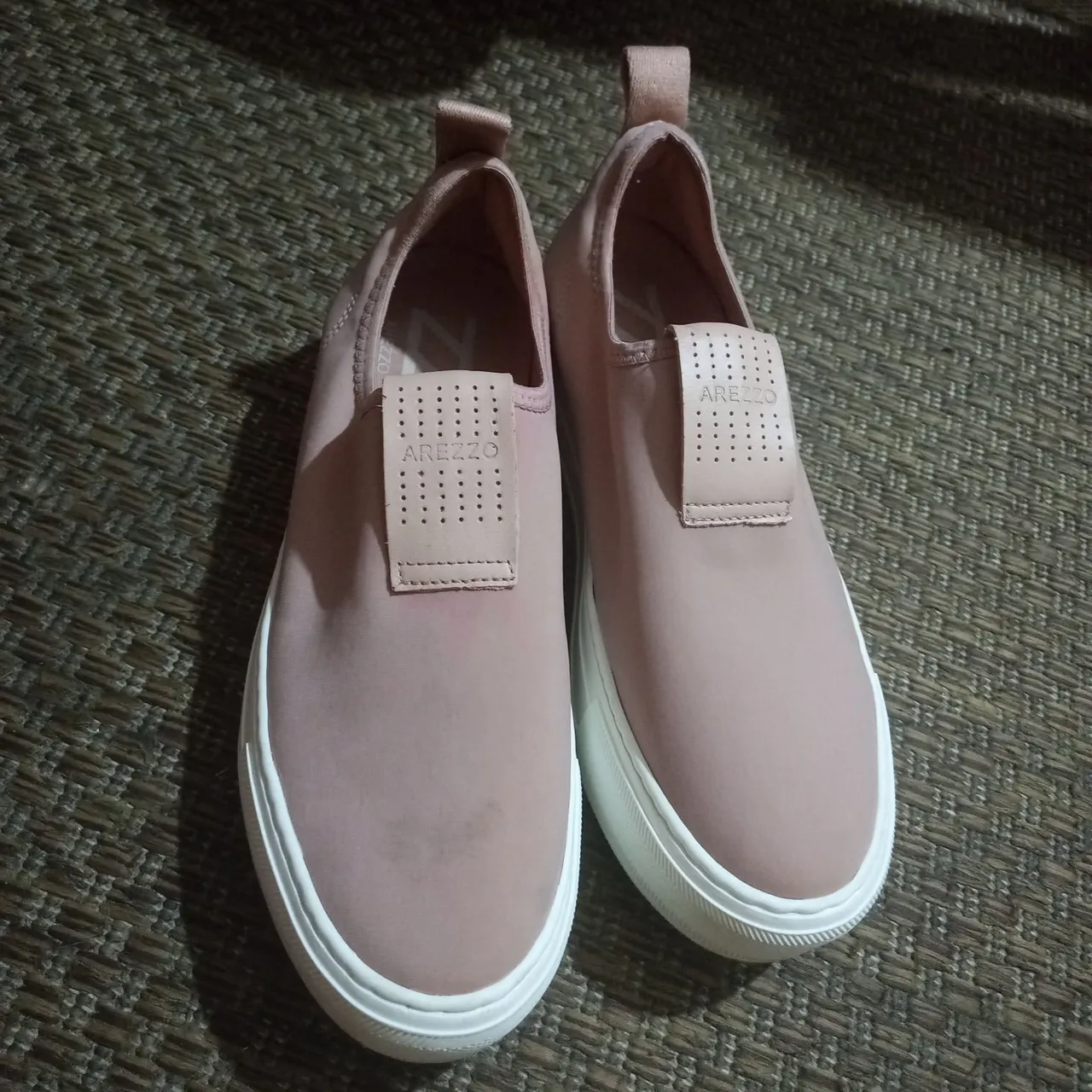 Tênis Arezzo Slip nude n35