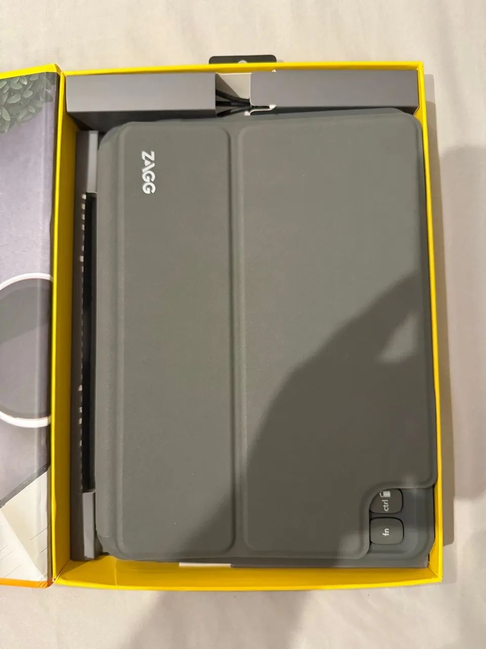 Teclado Bluetooth ZAGG Pro Keys para iPad Pro e iPad Air - Foto 4