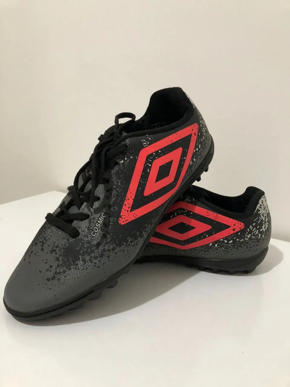 Chuteiras Umbro Cosmic n°38 - Futebol