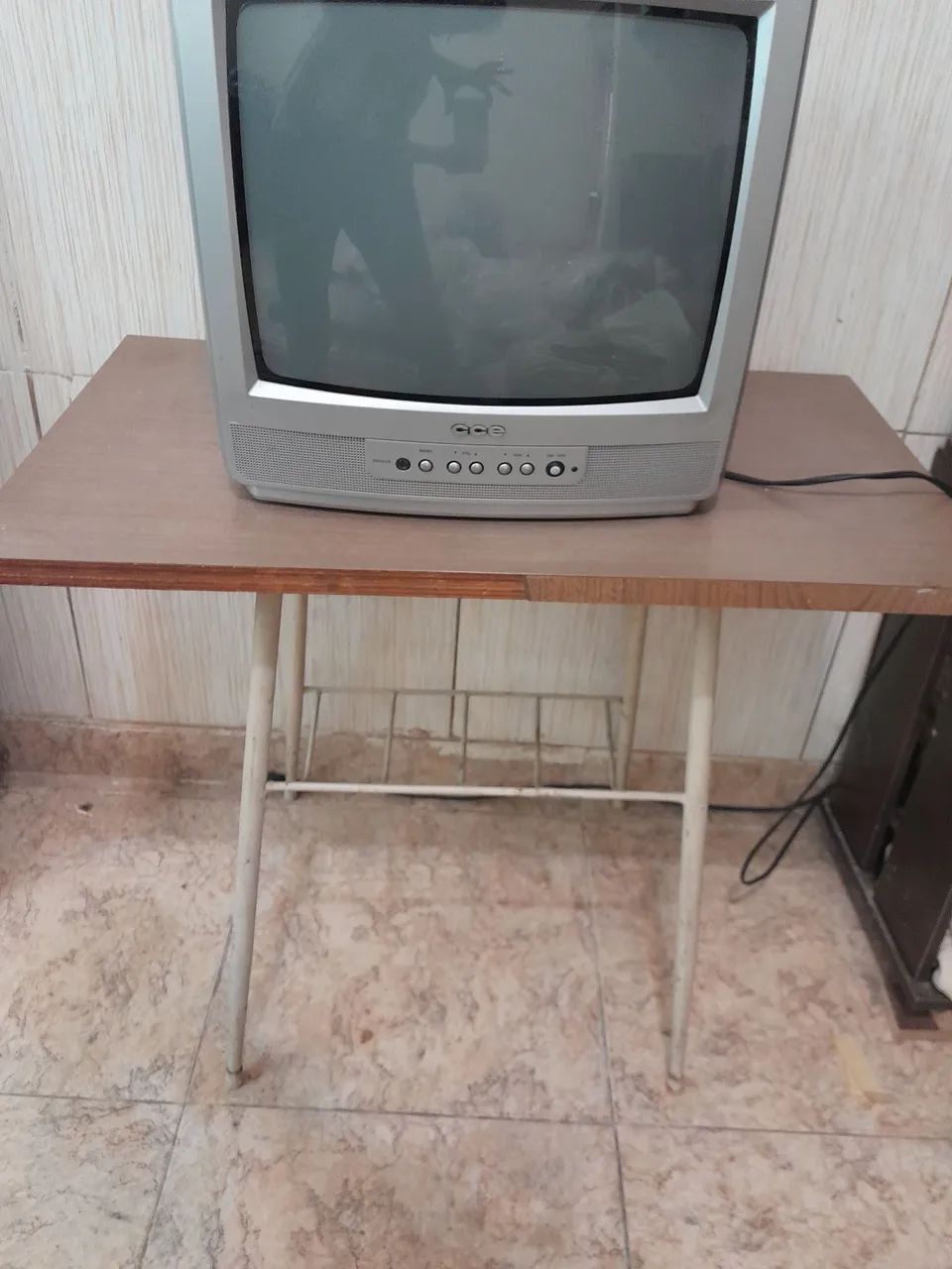 Mesinha antiga para tv - Foto 4