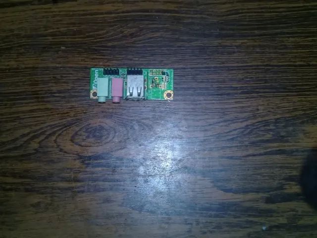placa de som  com  2 porta usb  usado - Foto 2