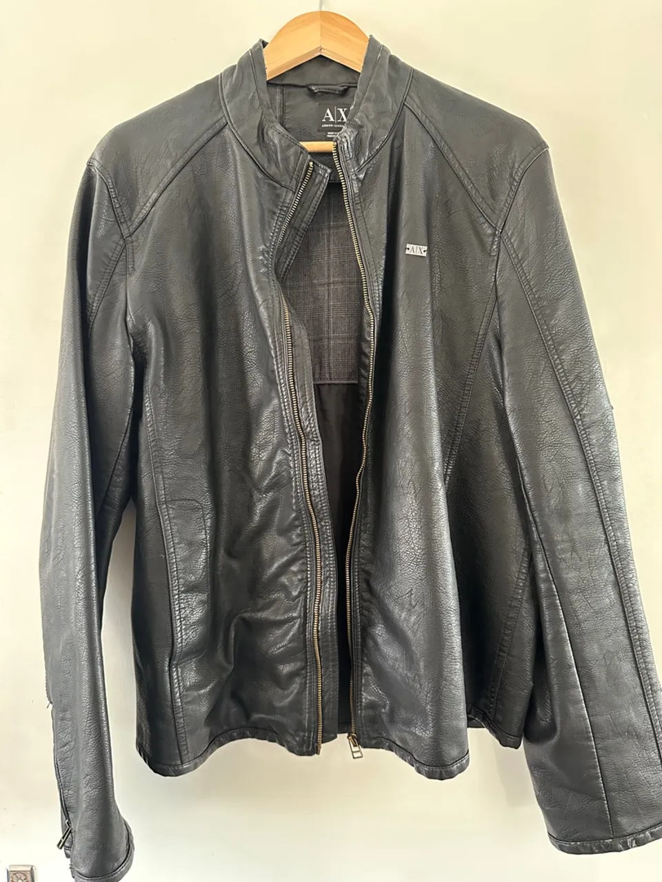 Jaqueta AX Armani Exchange Couro Sintético Preta